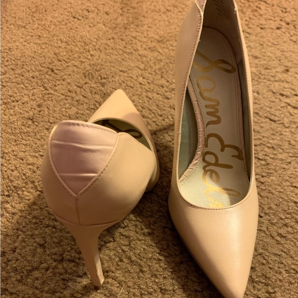 Sam Edelman Women's Cream Pumps - Picture 3 of 4